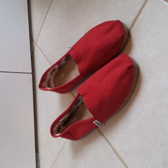 Toms Shoes - Toms Classic Flat Espadrilles in Red